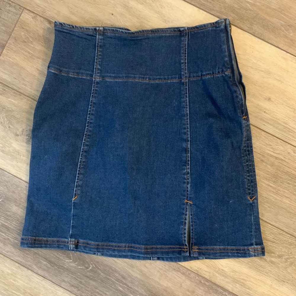 Free People Denim Blue Skirt. Size 6